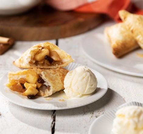 Apple and Sultana Pastry Puffs