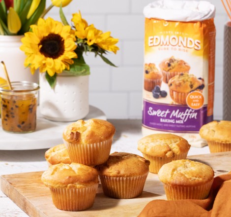 Lemon and White Chocolate Muffins