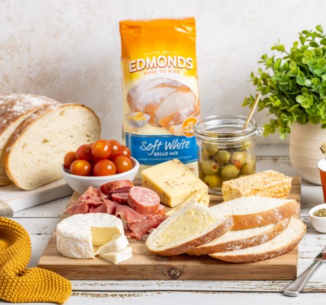 Herbed Parmesan Loaf LANDSCAPE Product Low Res